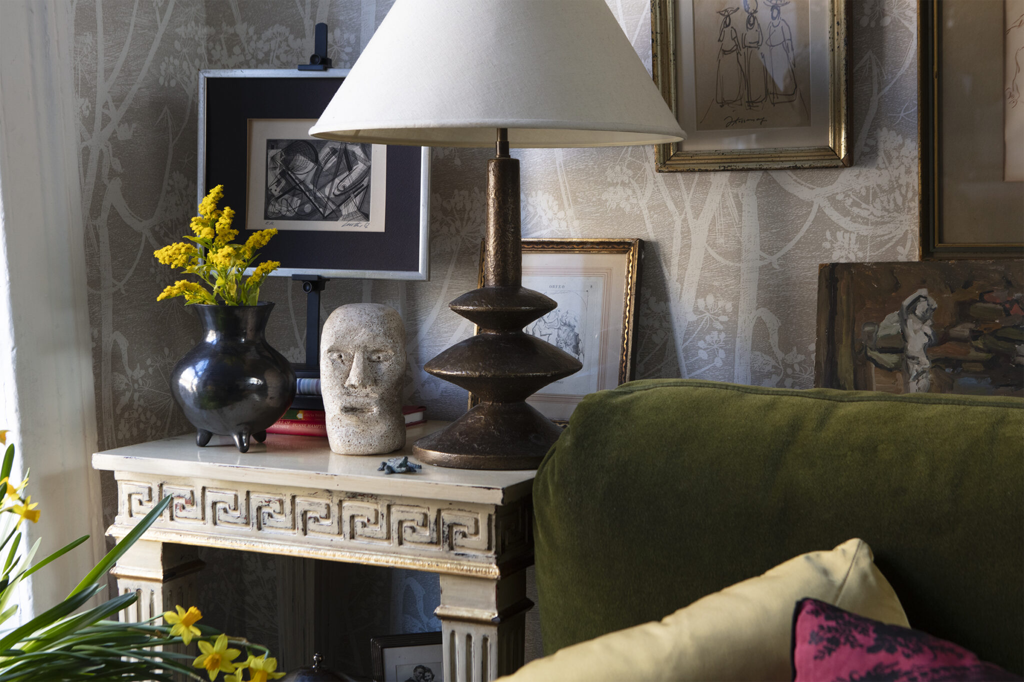 Master the Art of Decorating Small Spaces with Interior Designer Keith ...