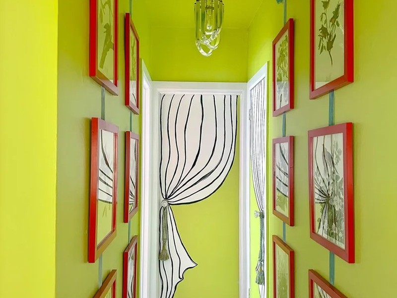 nancy2_03_hallway